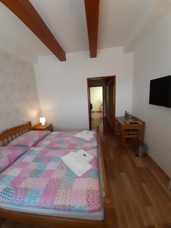 Penzion Sefcik Harichovce Buitenkant foto
