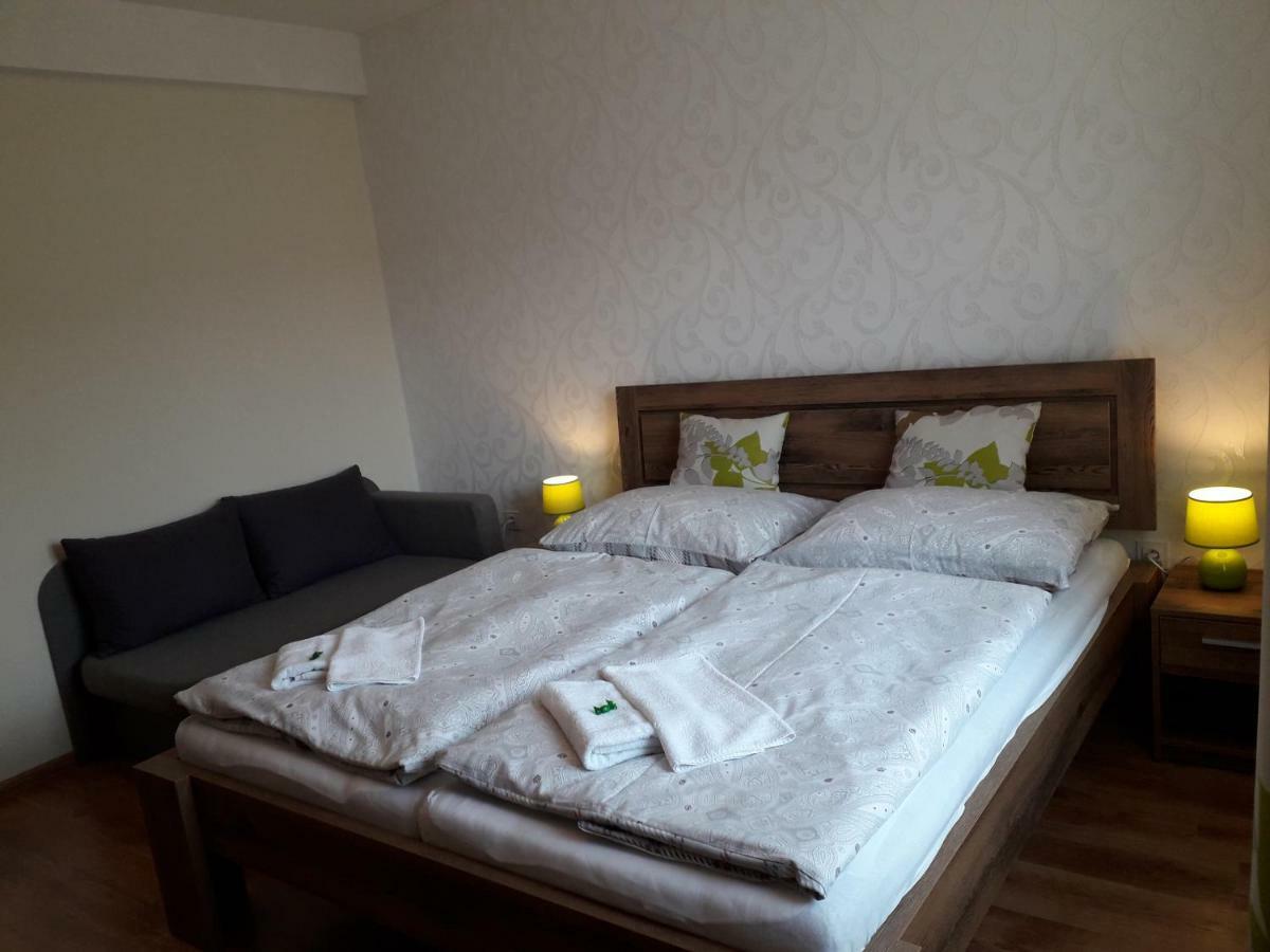 Penzion Sefcik Harichovce Buitenkant foto